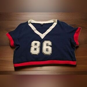 Cute 90s Vtg Insp (Scream) Style V-neck Blue & White Fuzzy #86 Jersey Cropped XL